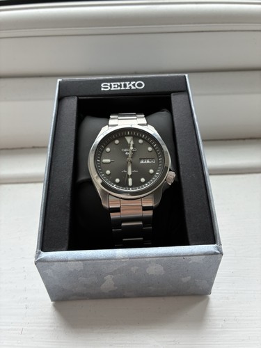 Seiko men sports srpe51k1 - men's, 5